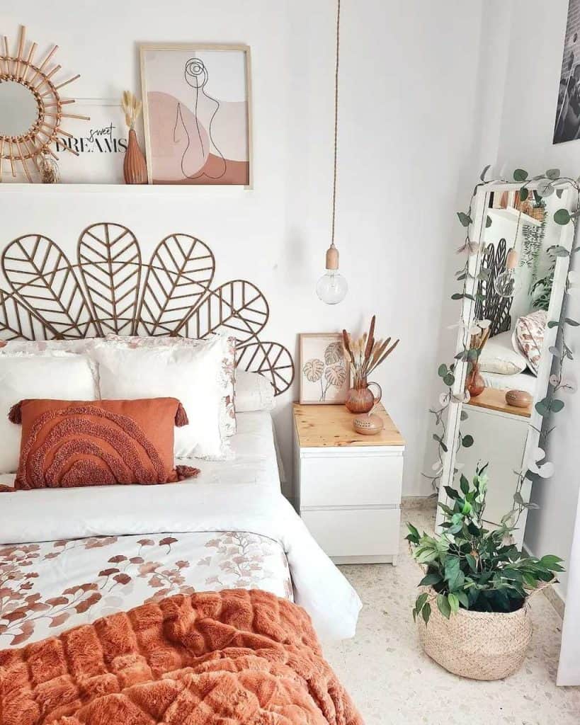 Aesthetic outlet bedroom decor